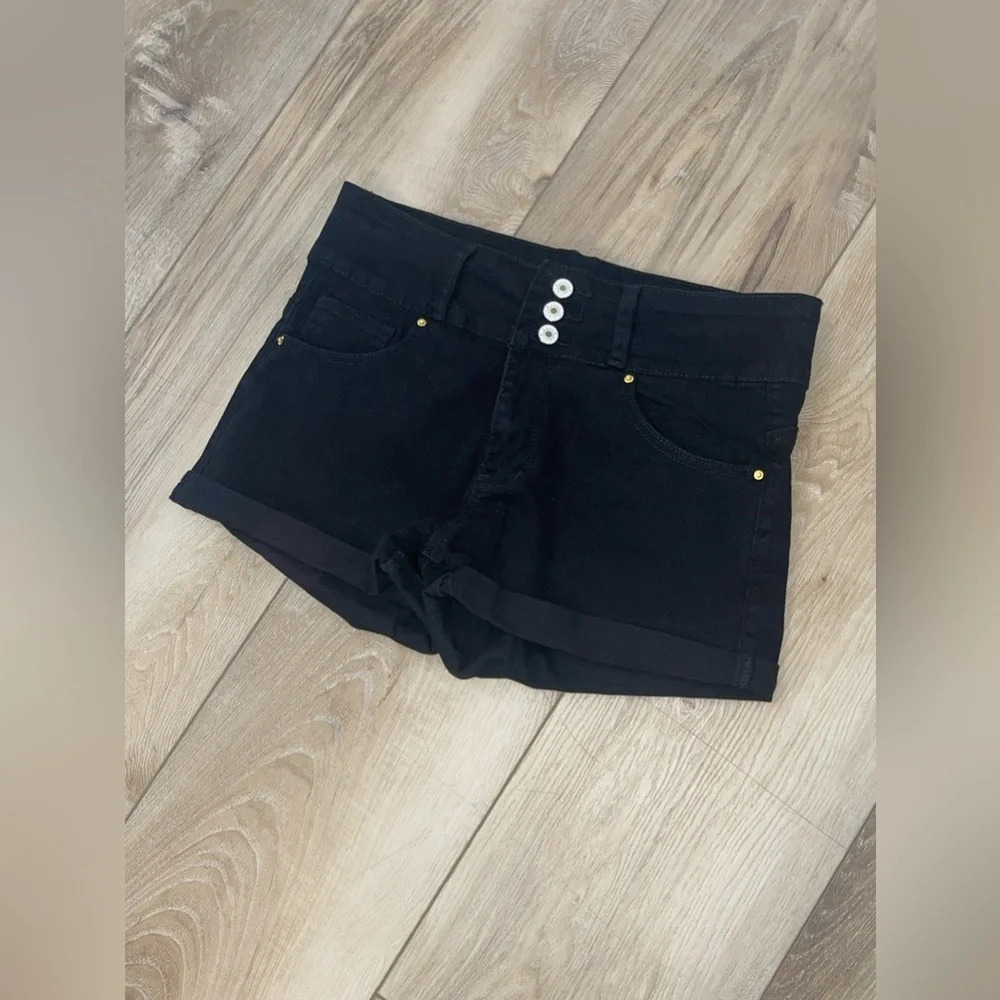 NWOT No name stretchy cute black shorts